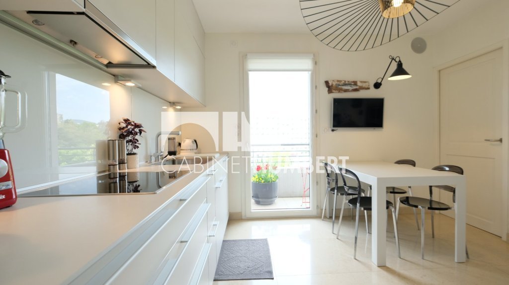 APPARTEMENT T5 A VENDRE - ST ETIENNE FAURIEL - 149 m2 - 470 000 &euro;