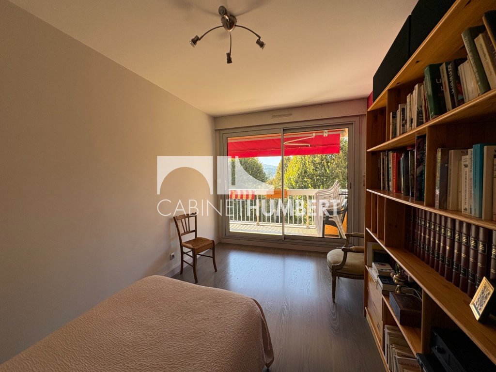 APPARTEMENT T5 A VENDRE - ST ETIENNE LA MTARE - 113.14 m2 - 189000€