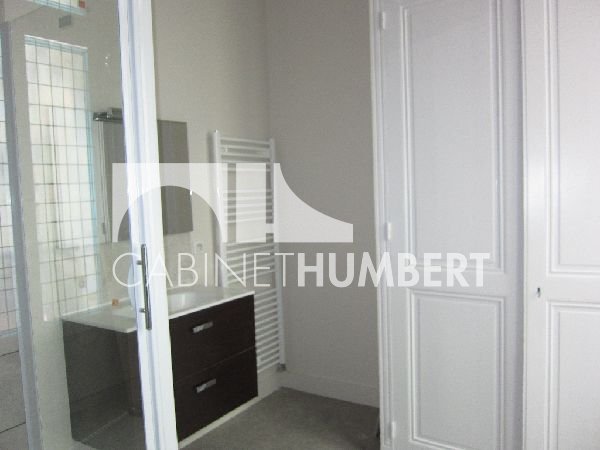 APPARTEMENT T6 A LOUER - ST ETIENNE BADOUILLÈRE - 217.13 m2 - 1 600 &euro; charges comprises par mois