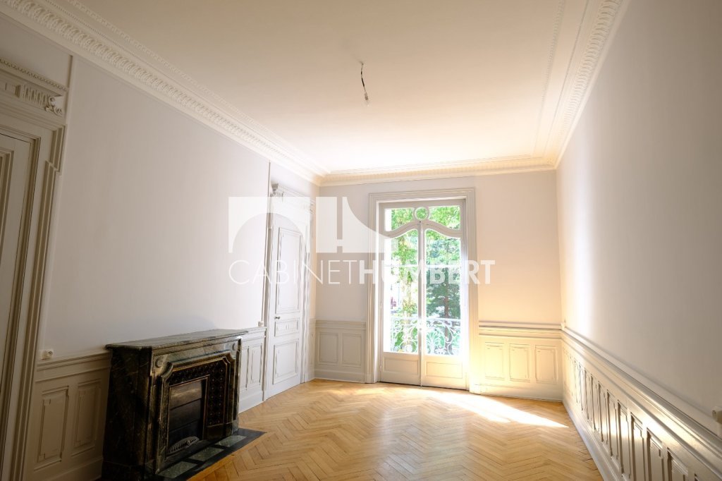 APPARTEMENT T6 A LOUER - ST ETIENNE ANATOLE FRANCE - 198 m2 - 1 530 &euro; charges comprises par mois