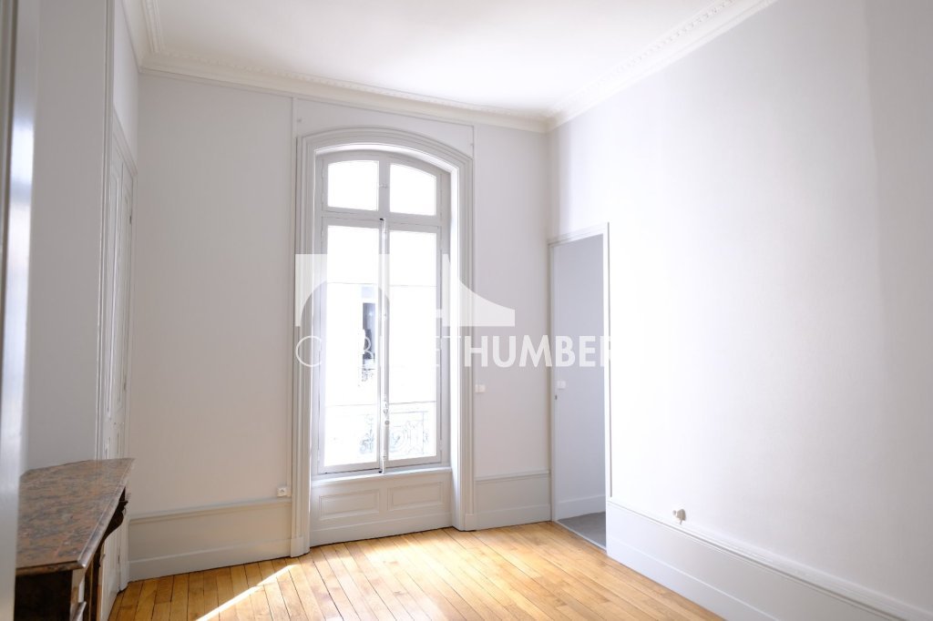 APPARTEMENT T6 A LOUER - ST ETIENNE ANATOLE FRANCE - 198 m2 - 1 530 &euro; charges comprises par mois