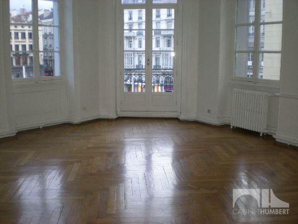 Appartement T6 A Louer St Etienne Place Dorian 164 61 M2 990 Charges Comprises Par Mois Immobilier St Etienne Agence Immobiliere A Saint Etienne Cabinet Humbert