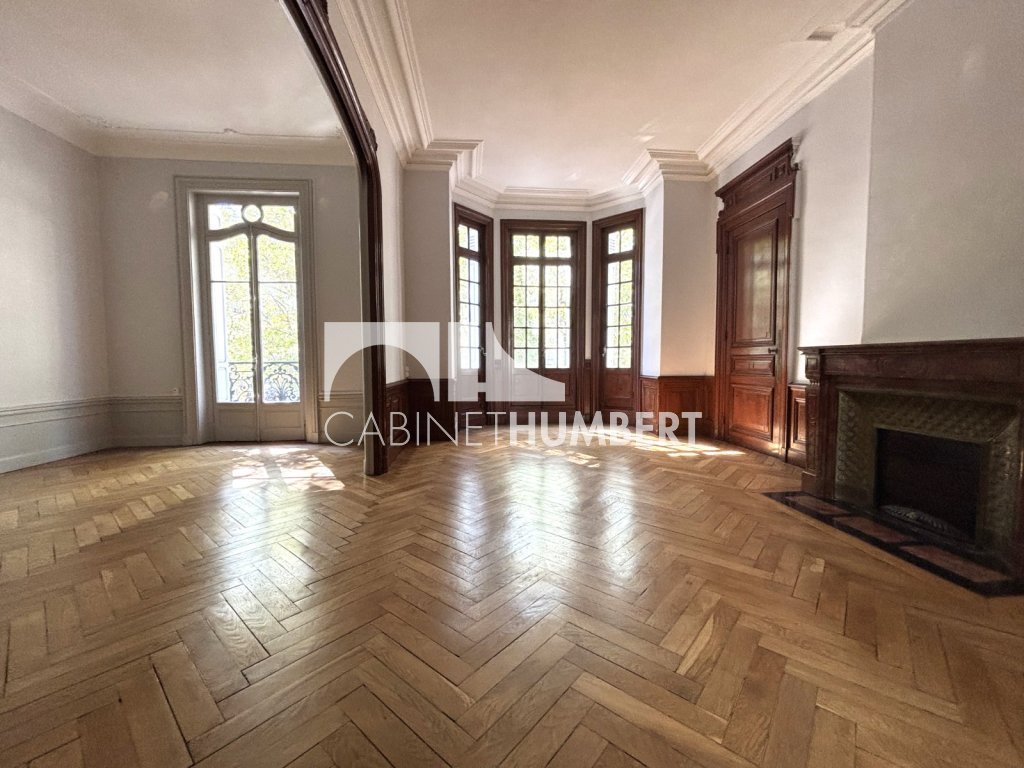 APPARTEMENT T6 A VENDRE - ST ETIENNE BADOUILLÈRE - 191.32 m2 - 269 000 &euro;