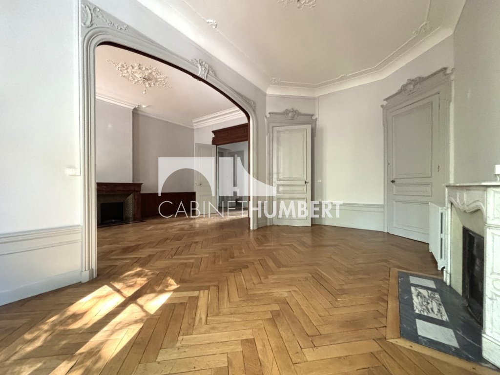 APPARTEMENT T6 A VENDRE - ST ETIENNE BADOUILLÈRE - 191.32 m2 - 269 000 &euro;