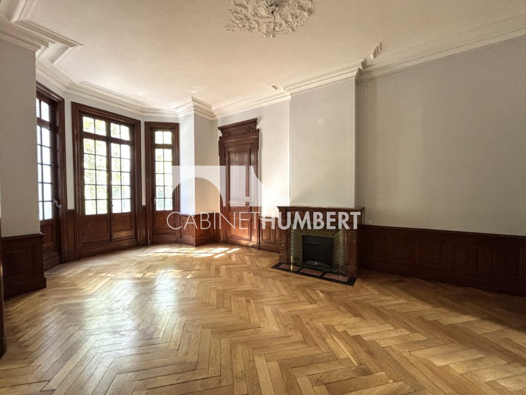 APPARTEMENT T6 A VENDRE - ST ETIENNE BADOUILLÈRE - 191.32 m2 - 269 000 &euro;