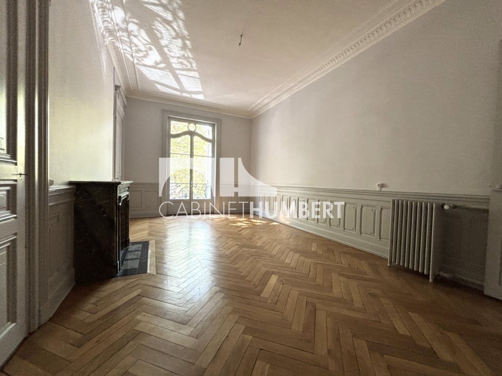 APPARTEMENT T6 A VENDRE - ST ETIENNE BADOUILLÈRE - 191.32 m2 - 269 000 &euro;