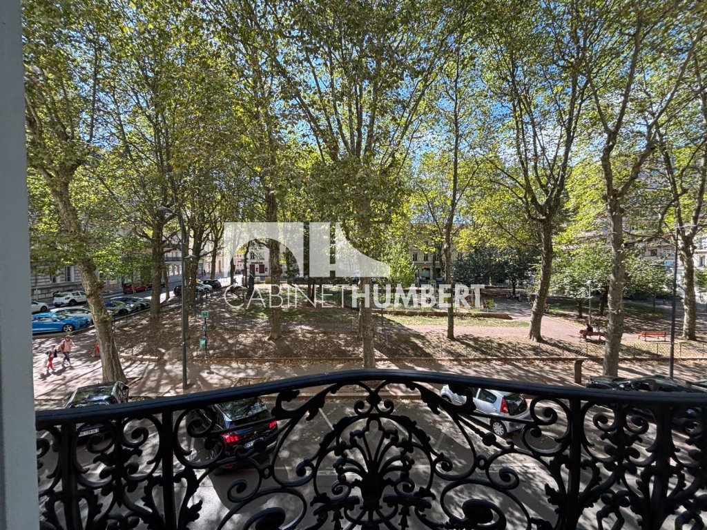 APPARTEMENT T6 A VENDRE - ST ETIENNE BADOUILLÈRE - 191.32 m2 - 269 000 &euro;