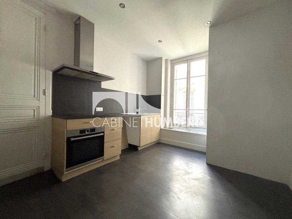APPARTEMENT T6 A VENDRE - ST ETIENNE BADOUILLÈRE - 191.32 m2 - 269 000 &euro;
