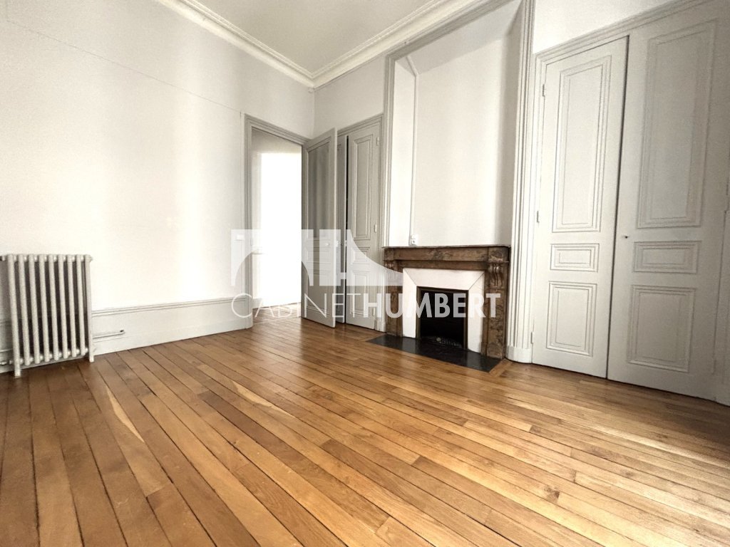 APPARTEMENT T6 A VENDRE - ST ETIENNE BADOUILLÈRE - 191.32 m2 - 269 000 &euro;