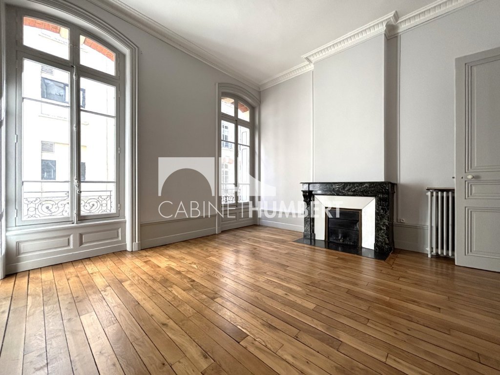 APPARTEMENT T6 A VENDRE - ST ETIENNE BADOUILLÈRE - 191.32 m2 - 269 000 &euro;