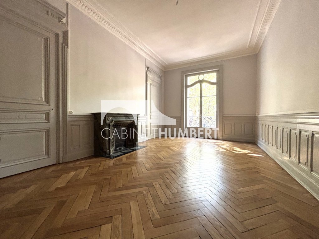 APPARTEMENT T6 A VENDRE - ST ETIENNE BADOUILLÈRE - 191.32 m2 - 269 000 &euro;