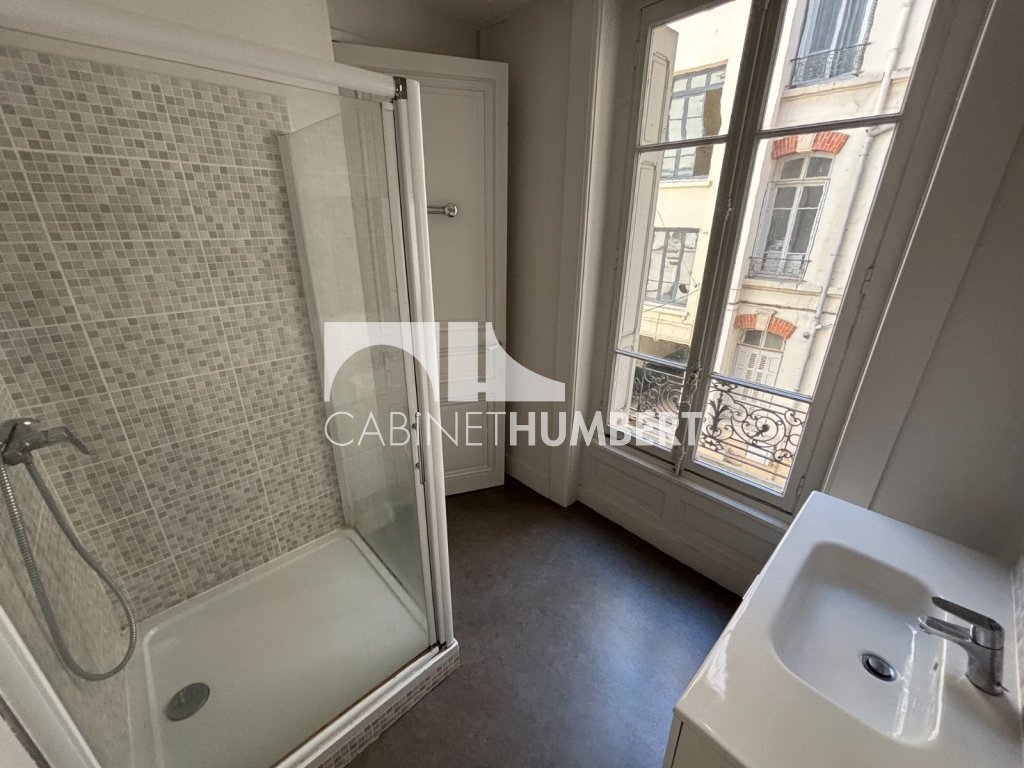 APPARTEMENT T6 A VENDRE - ST ETIENNE BADOUILLÈRE - 191.32 m2 - 269 000 &euro;