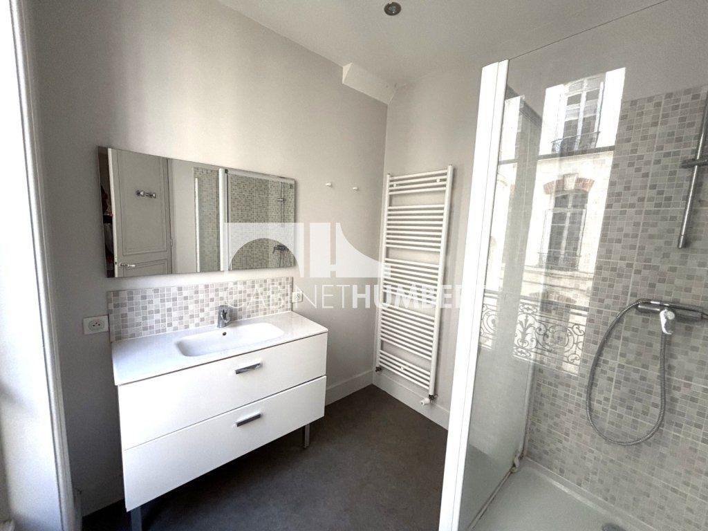 APPARTEMENT T6 A VENDRE - ST ETIENNE BADOUILLÈRE - 191.32 m2 - 269 000 &euro;