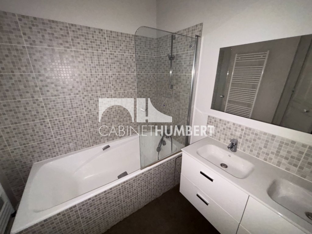 APPARTEMENT T6 A VENDRE - ST ETIENNE BADOUILLÈRE - 191.32 m2 - 269 000 &euro;