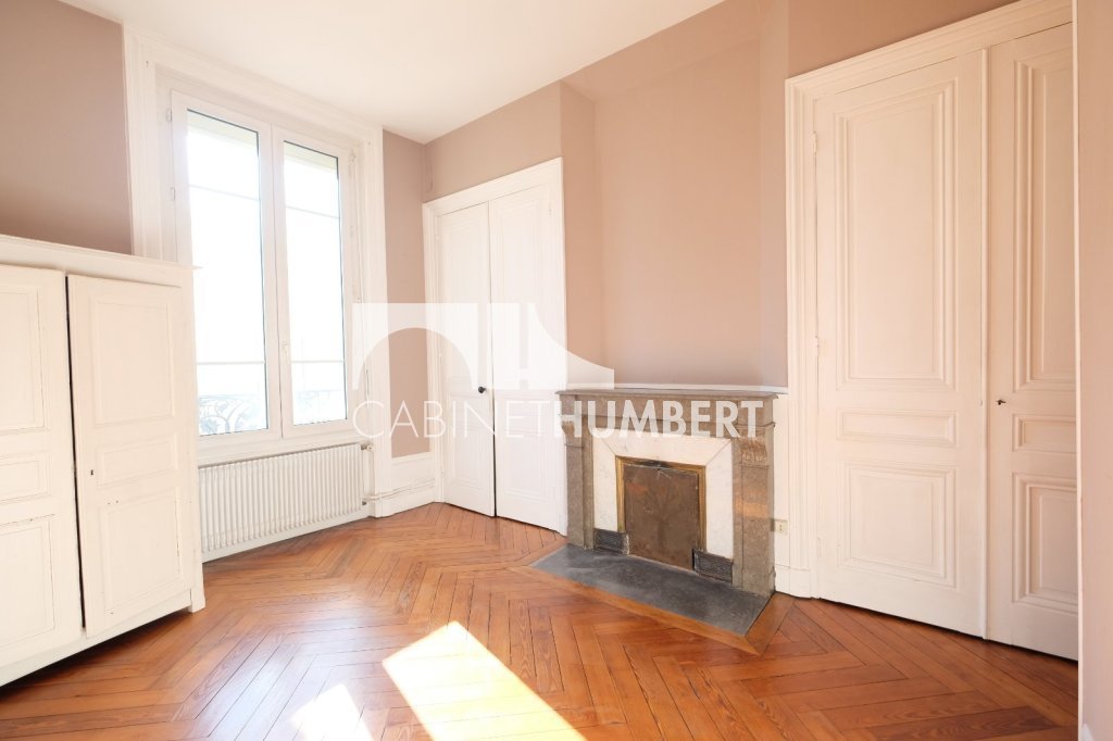APPARTEMENT T6 A VENDRE - ST ETIENNE CENTRE VILLE - 170 m2 - 189�000�&euro;