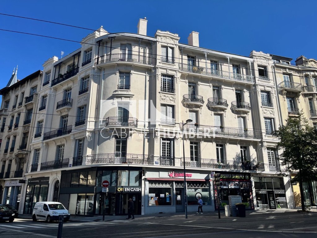 APPARTEMENT T6 A VENDRE - ST ETIENNE CENTRE VILLE - 176.39 m2 - 389000€