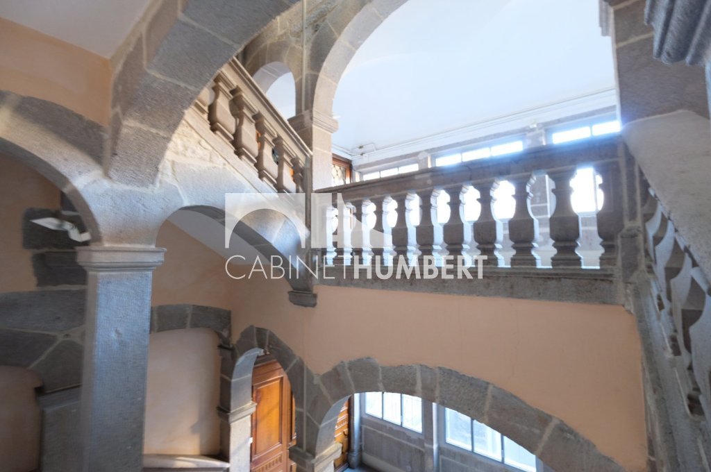 APPARTEMENT T6 A VENDRE - ST ETIENNE CENTRE VILLE - 193.74 m2 - 185000€