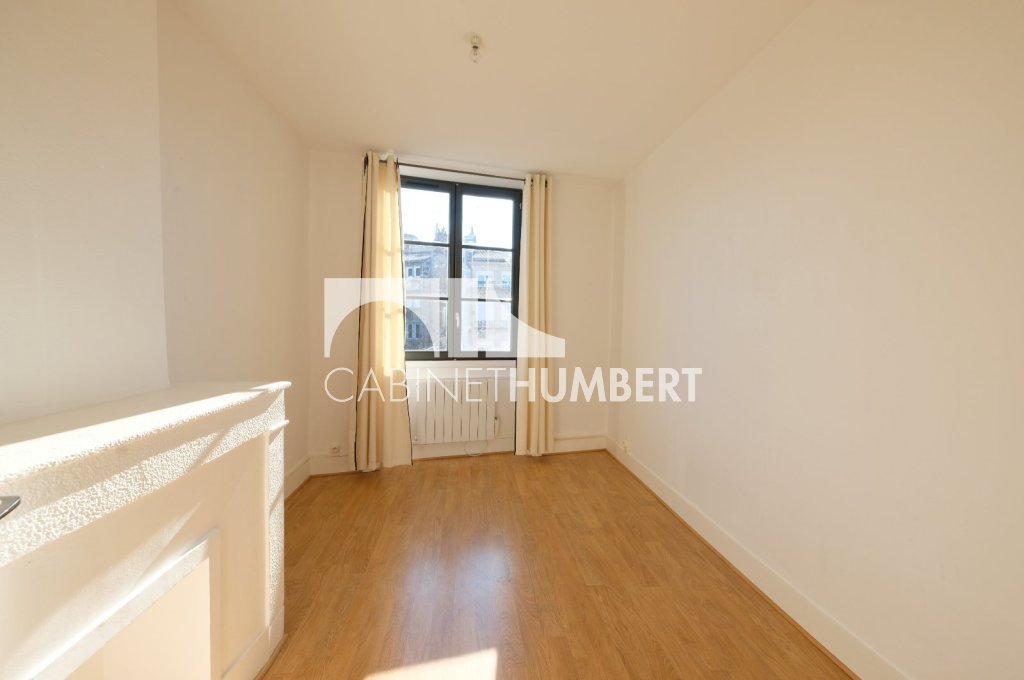 APPARTEMENT T6 A VENDRE - ST ETIENNE CENTRE VILLE - 193.74 m2 - 185000€