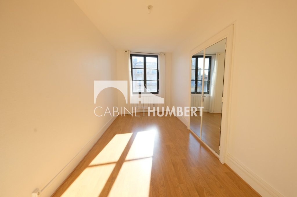 APPARTEMENT T6 A VENDRE - ST ETIENNE CENTRE VILLE - 193.74 m2 - 185000€