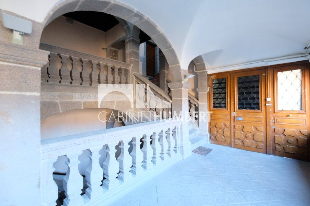 APPARTEMENT T6 A VENDRE - ST ETIENNE CENTRE VILLE - 193.74 m2 - 185000€