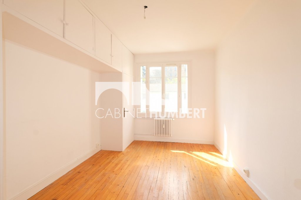 APPARTEMENT T6 A VENDRE - ST ETIENNE FAURIEL - 129.48 m2 - 150000€