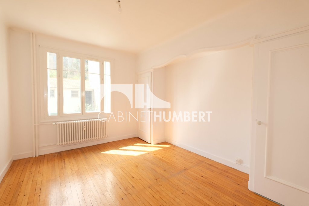 APPARTEMENT T6 A VENDRE - ST ETIENNE FAURIEL - 129.48 m2 - 150000€