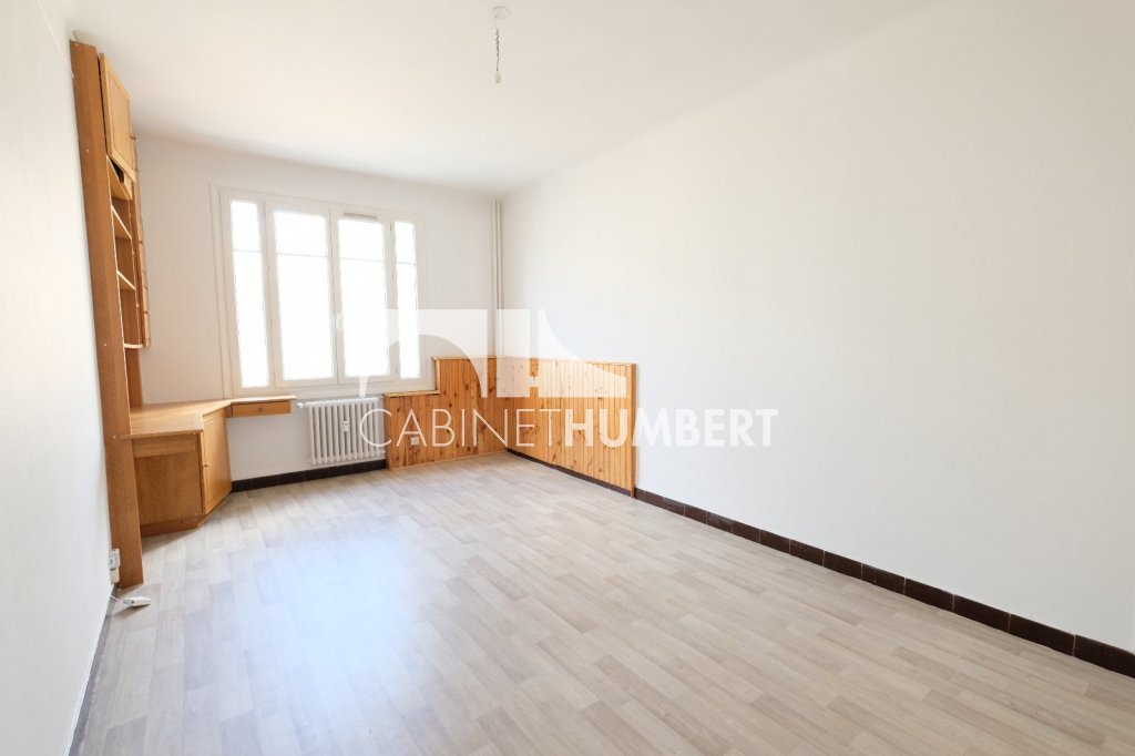 APPARTEMENT T6 A VENDRE - ST ETIENNE FAURIEL - 129.48 m2 - 150000€