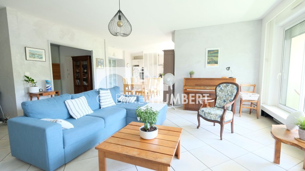 APPARTEMENT T6 A VENDRE - ST ETIENNE FAURIEL - 145.88 m2 - 215000€