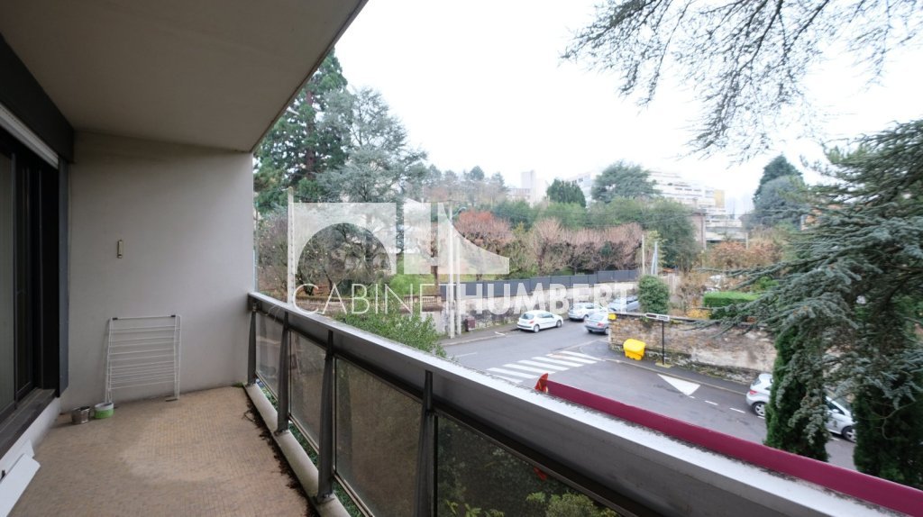 APPARTEMENT T6 A VENDRE - ST ETIENNE FAURIEL - 144 m2 - 215000€