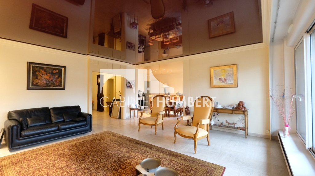 APPARTEMENT T6 A VENDRE - ST ETIENNE FAURIEL - 144 m2 - 215000€