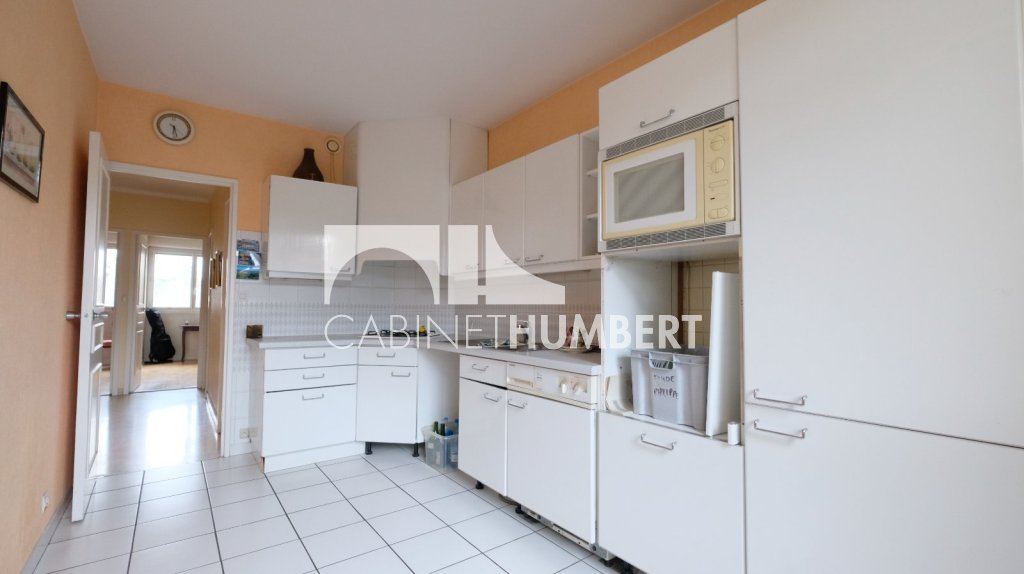 APPARTEMENT T6 A VENDRE - ST ETIENNE FAURIEL - 144 m2 - 215000€