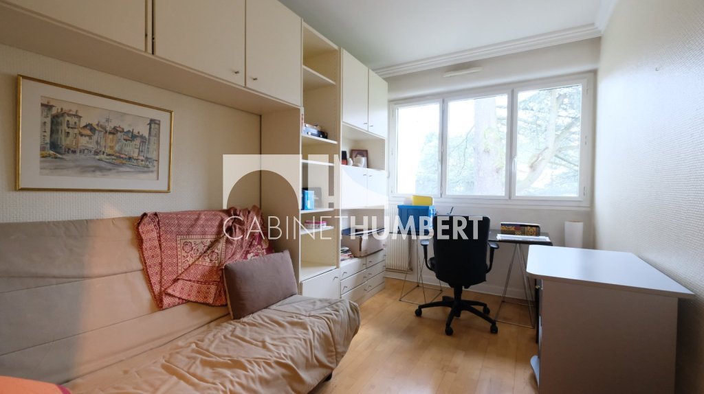 APPARTEMENT T6 A VENDRE - ST ETIENNE FAURIEL - 144 m2 - 215000€