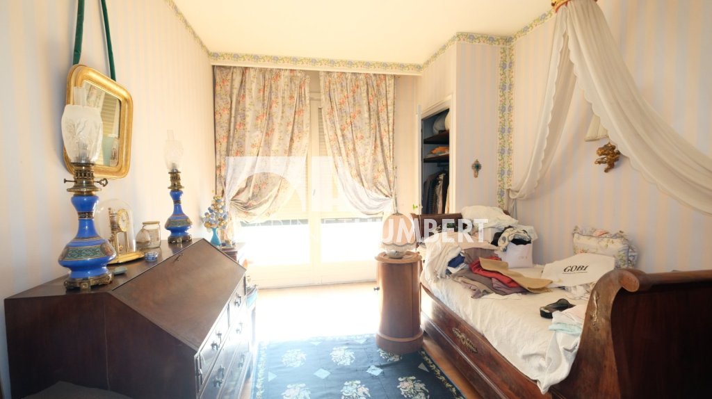 APPARTEMENT T6 A VENDRE - ST ETIENNE FAURIEL - 181.69 m2 - 154�000�&euro;