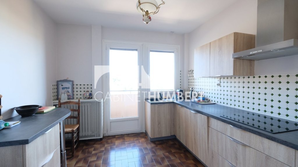 APPARTEMENT T6 A VENDRE - ST ETIENNE FAURIEL - 158.41 m2 - 129 000 &euro;