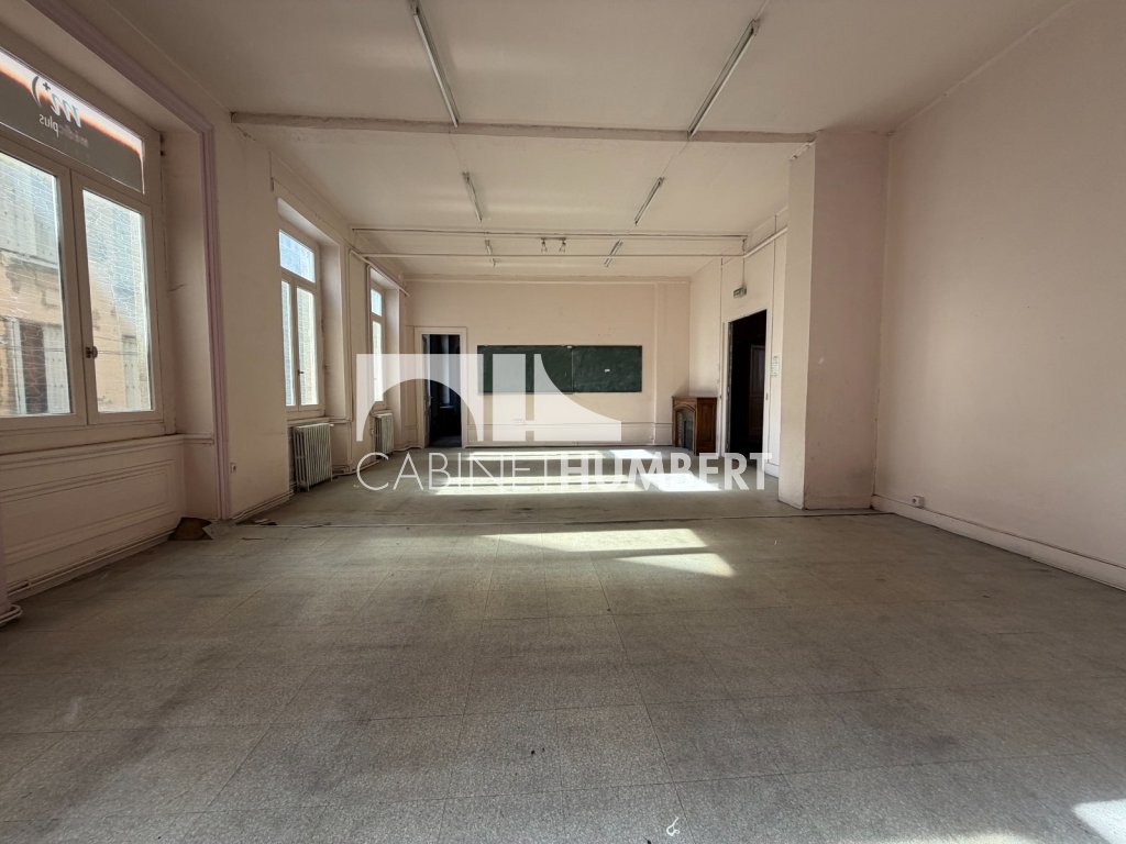 APPARTEMENT T6 A VENDRE - ST ETIENNE HYPER CENTRE - 222.8 m2 - 180 000 &euro;
