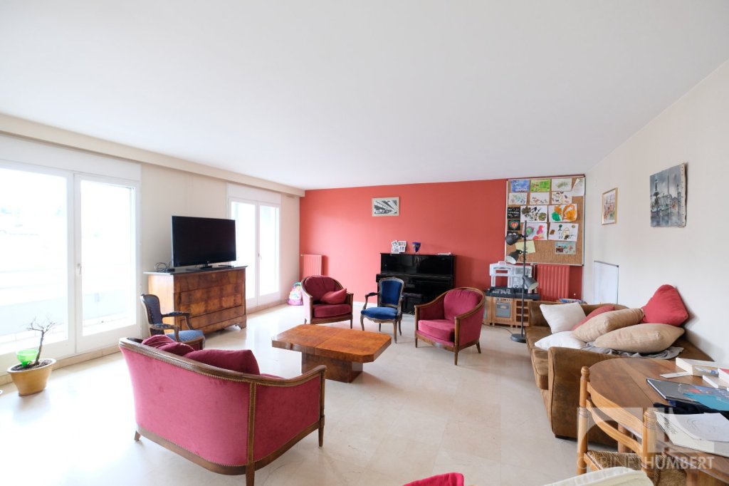 APPARTEMENT T7 A LOUER - ST ETIENNE FAURIEL - 150 m2 - 1065 € charges comprises par mois