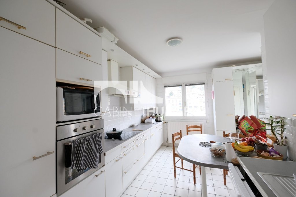 APPARTEMENT T7 A LOUER - ST ETIENNE FAURIEL - 150 m2 - 1 225 &euro; charges comprises par mois