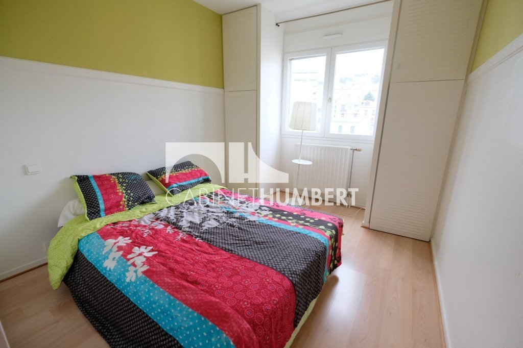 APPARTEMENT T7 A LOUER - ST ETIENNE FAURIEL - 150 m2 - 1 225 &euro; charges comprises par mois