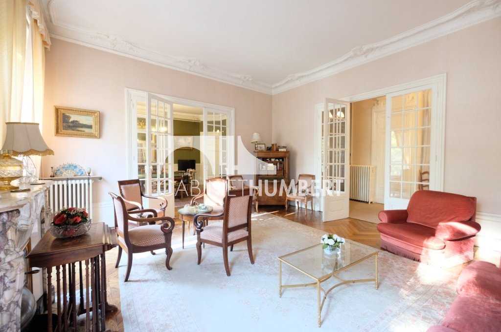 APPARTEMENT T7 A VENDRE - ST ETIENNE CENTRE VILLE - 231.32 m2 - 249000€