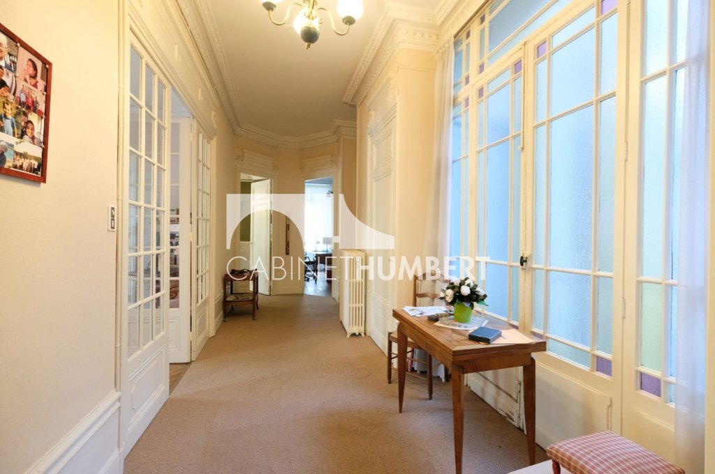 APPARTEMENT T7 A VENDRE - ST ETIENNE CENTRE VILLE - 231.32 m2 - 249000€