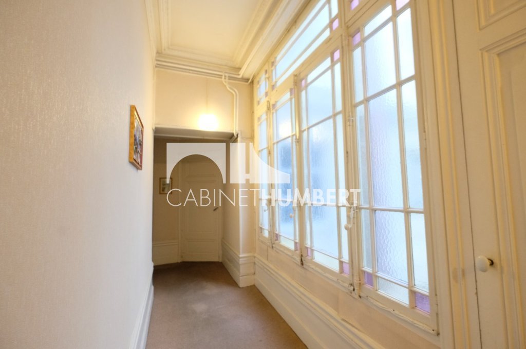 APPARTEMENT T7 A VENDRE - ST ETIENNE CENTRE VILLE - 231.32 m2 - 249000€