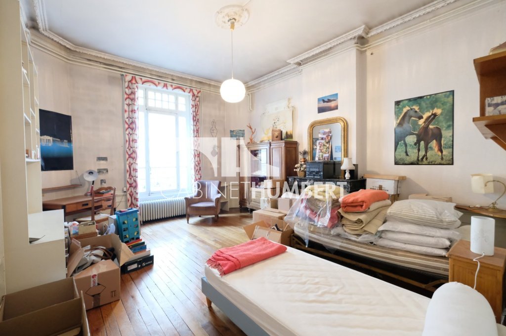 APPARTEMENT T7 A VENDRE - ST ETIENNE CENTRE VILLE - 231.32 m2 - 249000€