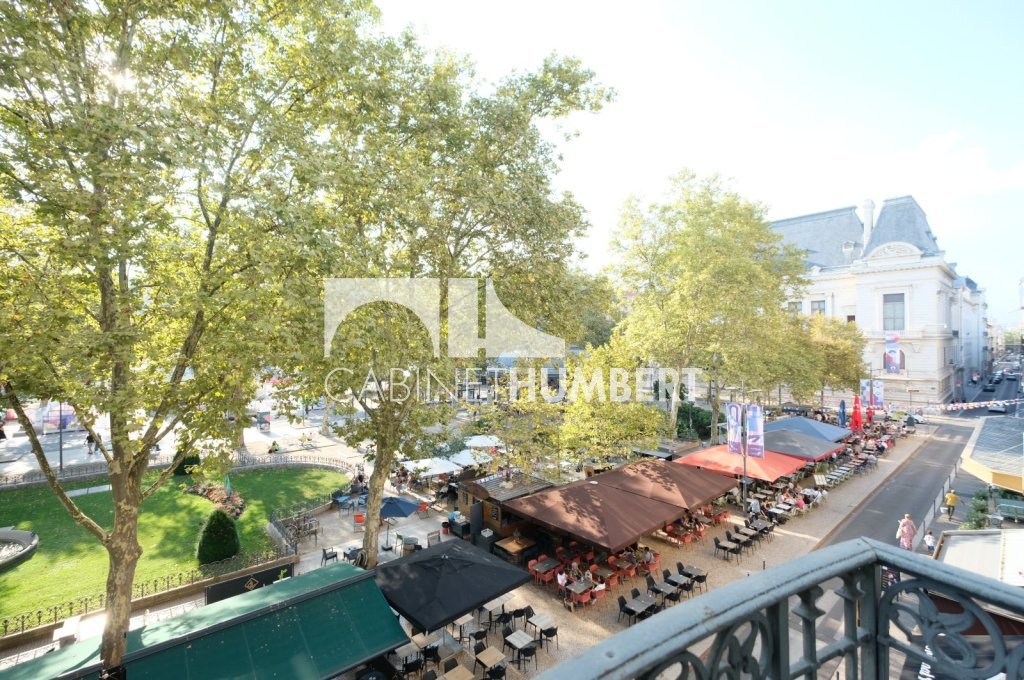 APPARTEMENT T7 A VENDRE - ST ETIENNE CENTRE VILLE - 231.32 m2 - 249000€